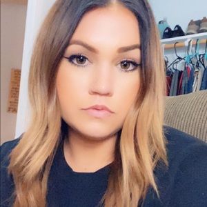 Meet your Posher, Cortney